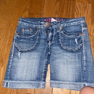 I think they are a size 1